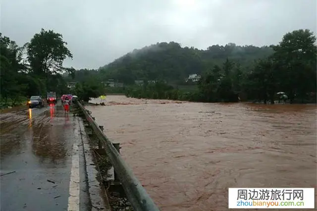 雅安暴雨：2000余名滞留游客全部安全撤离, 你怎么看？