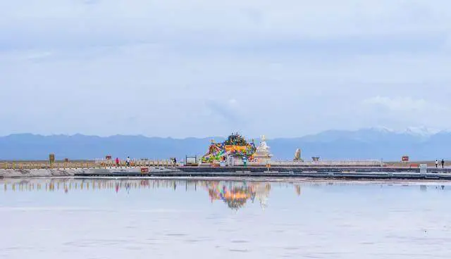 青海的茶卡盐湖为什么会被称为中国的“天空之镜”？