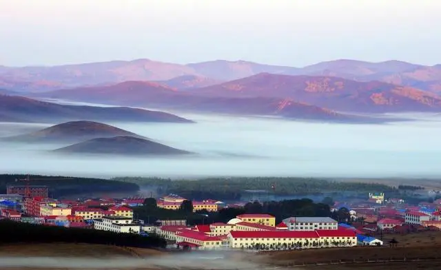 想带孩子去内蒙古看草原，从北京出发，去哪里看比较好？