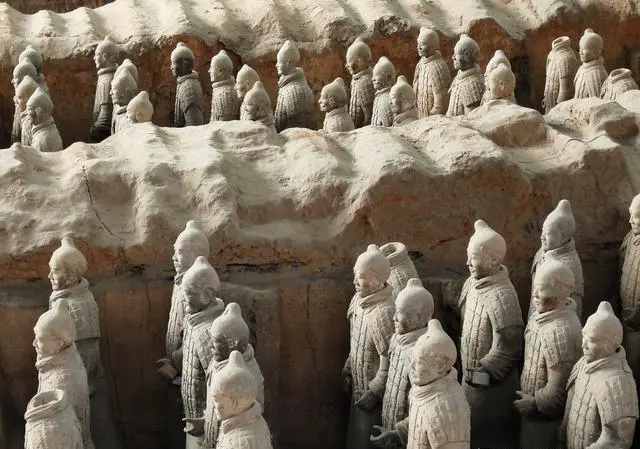 我和老伴退休金每月两万多，可以全国自驾游吗？