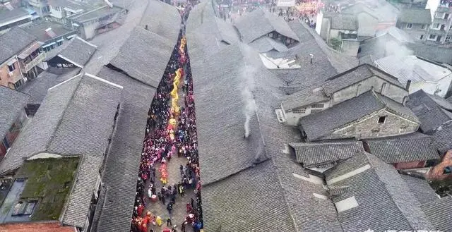 想去旅游，个人喜欢古镇一类的地方，有什么好的建议吗？