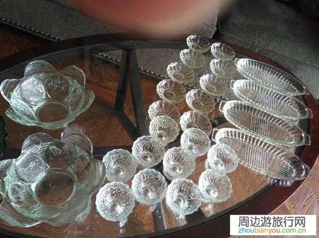 去俄罗斯旅游,给姐妹带什么礼物比较合适?最好是精致一点的?