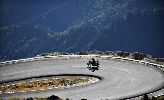 折多山与巴郎山哪个好玩点?