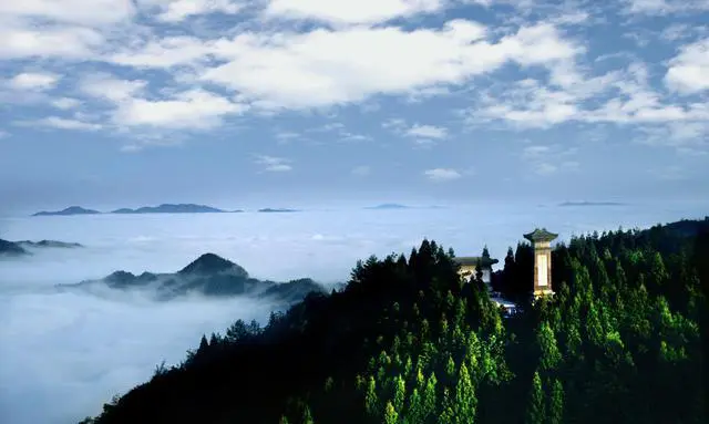 国庆节自驾从广州回湖北黄冈，沿途旅游怎么安排最好？