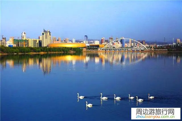 国庆期间从西安自驾去河南，计划4天，1号晚上出发，大神们给个攻略，谢谢？