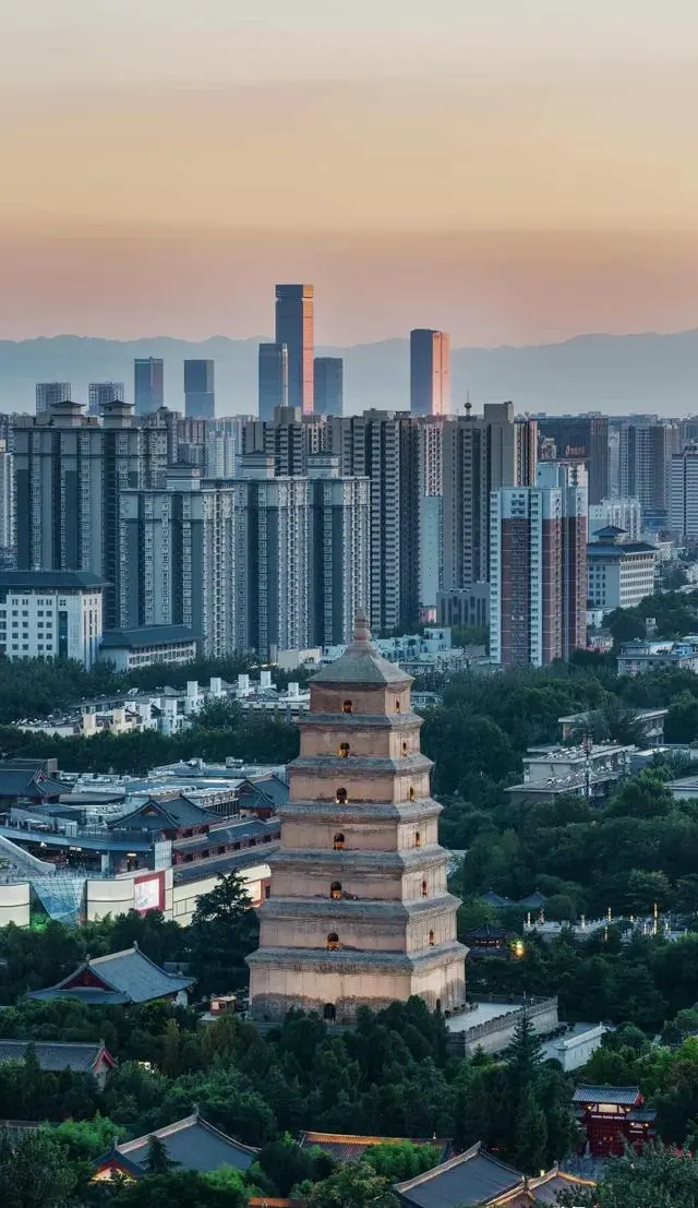 今年十一长假热点景区旅游的人会比去年多吗?大家预测一下?