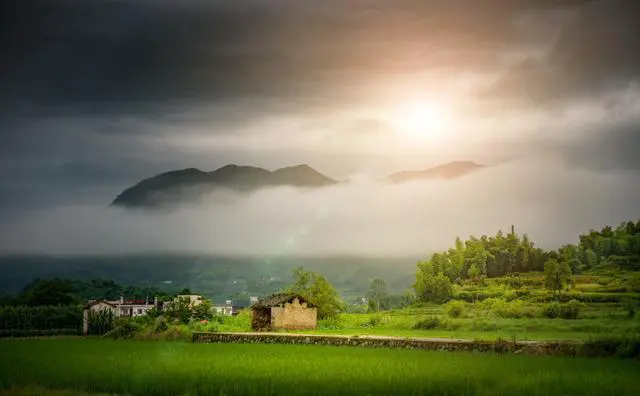 一直在农村生活，好想出去旅游可是又总是下不了决心去，那是因为什么？