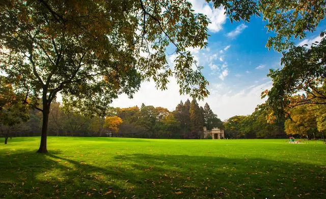 国庆去杭州旅游该准备什么样的衣服？