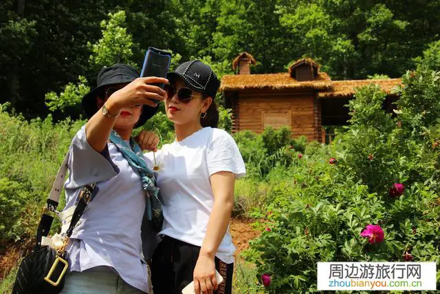 能否说出一个你去过的最适合摄影的地方，方便的话分享几张照片？