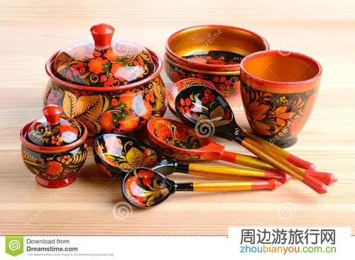 去俄罗斯旅游,给姐妹带什么礼物比较合适?最好是精致一点的?