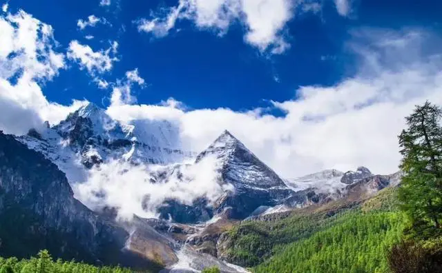 谁可以给我讲讲稻城亚丁怎么样,建议啥的?