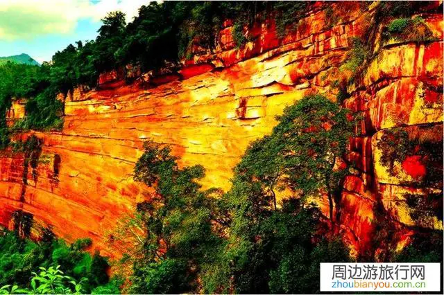 国内（不考虑人文景观）只论风景，还有哪些地方比九寨沟和张家界美？或者差不多在一个水平但各有千秋的？