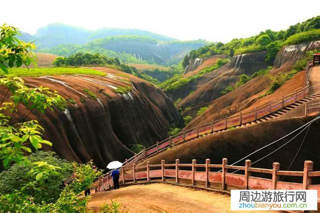 郴州一游客捡拾无人机，坠下百米悬崖后生还, 你怎么看？