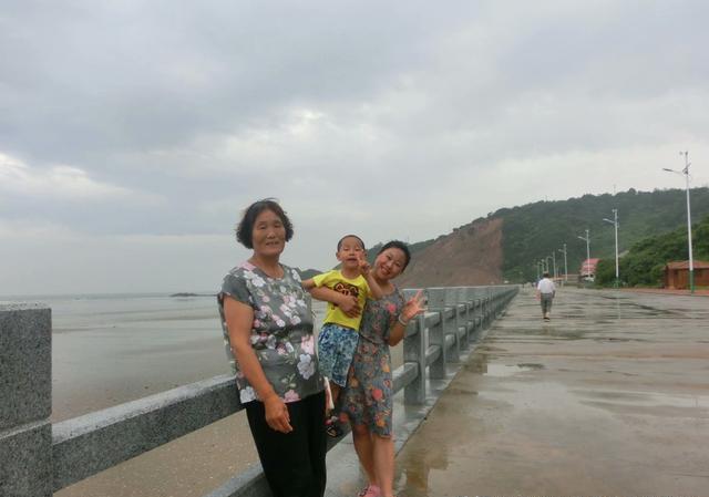 你喜欢跟父母一起去旅游吗？为什么？