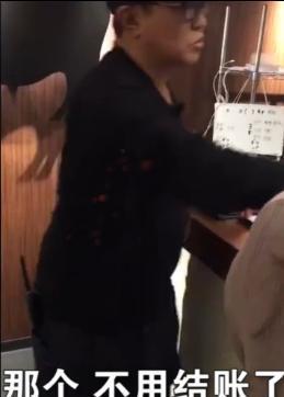 中国女游客在日烧烤店因“吃相难看”被赶走，对此你怎么看？