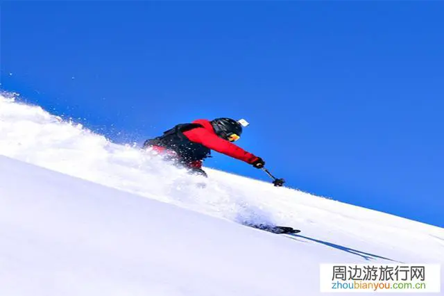 宝鸡：大量游客夜晚被滞留太白县鳌山滑雪场，大厅内打地铺休息, 你怎么看？