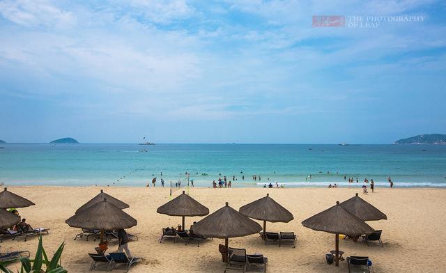 带十个月的宝宝还有老人一起去三亚，海棠湾和亚龙湾哪个更合适？