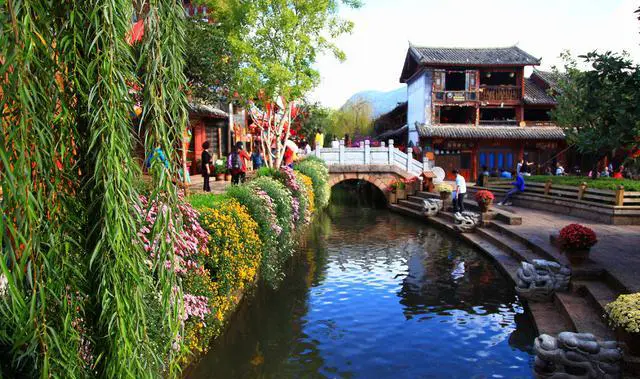 去丽江古城哪个季节去比较好？