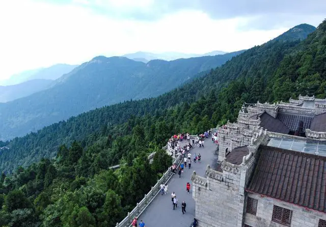 三山五岳、四大道教名山、四大佛教名山指的是哪些山？