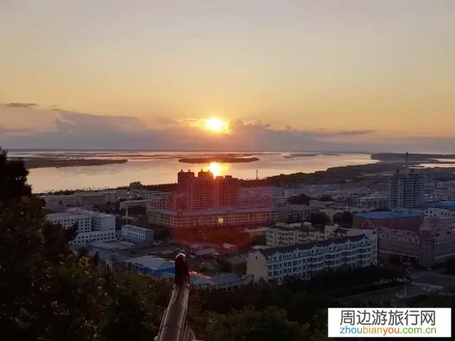 能分享一下你拍摄的美丽日出照片和你当时的拍摄感悟吗?