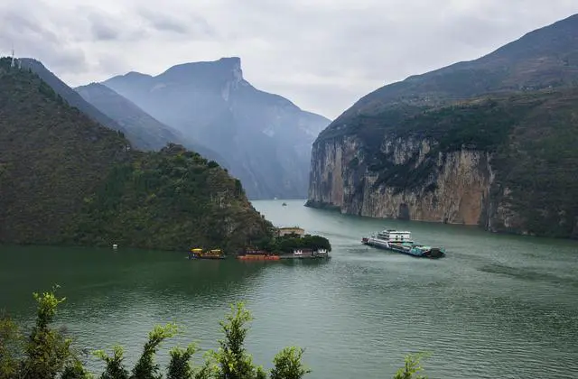 长江三峡有哪些景点？
