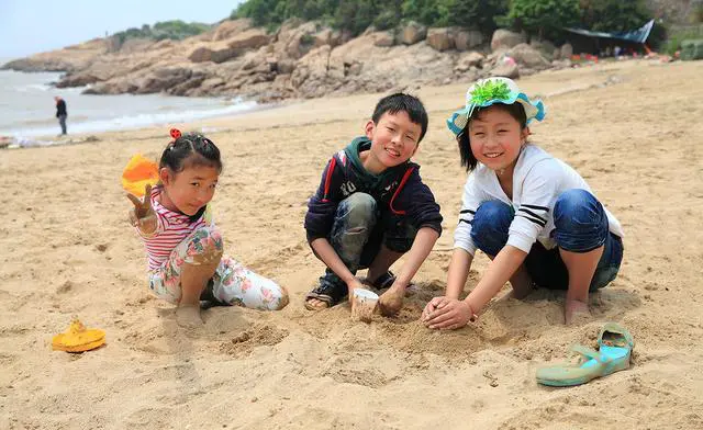 象山松兰山沙滩在哪？