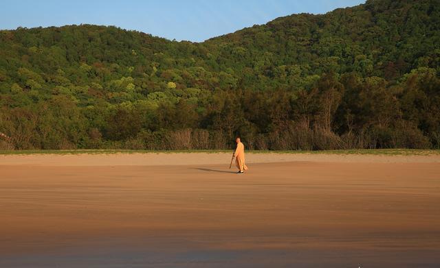 象山和普陀山哪个好玩？