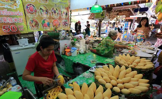 三亚和泰国哪个好玩？