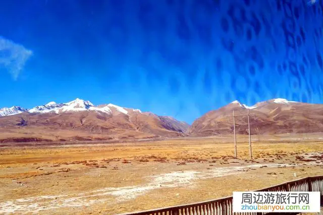 有哪些地方适合喜欢自然风光的游客乘火车出行？