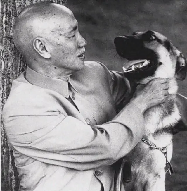 去弯弯旅游，和弯弯人交往千万别聊哪些话题？