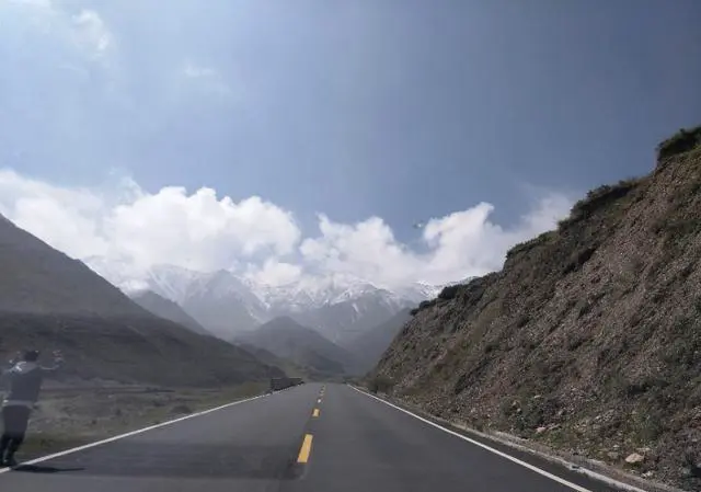 去西北自驾,什么车比较合适?