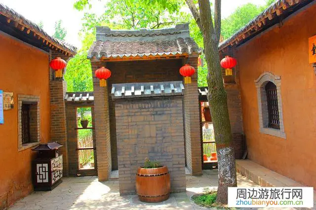 一些旅游景区开放了，在这特殊时期，景区和游客为什么要冒那个险？