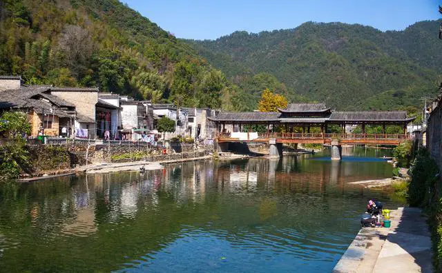 五一从青岛自驾江西有没有祥细线路或者是路书，一周左右时间？