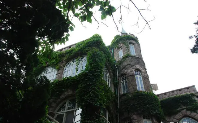 青岛有哪些吃的、玩的特别好的地方值得推荐？