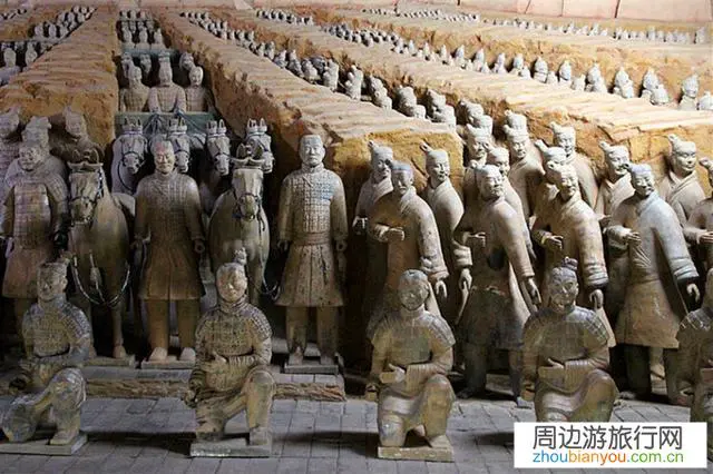 西安回应“向兵马俑坑内浇水”：存在多年，既防尘又保护, 你怎么看？