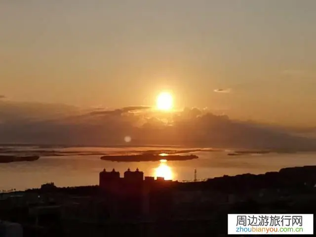 能分享一下你拍摄的美丽日出照片和你当时的拍摄感悟吗?