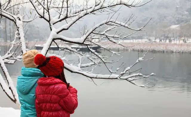 冬天的西湖是一番什么样的景象？