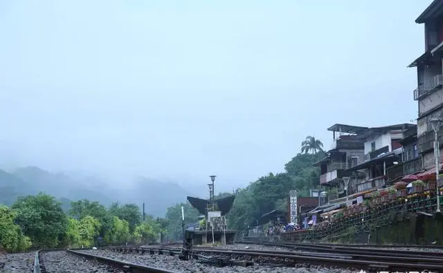 去弯弯需要准备什么东西？有护照就能直接去吗？