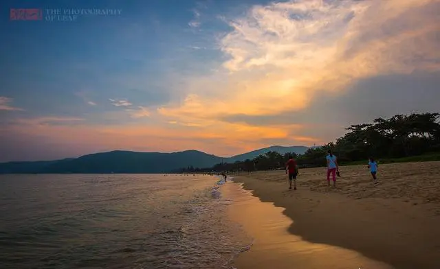 带十个月的宝宝还有老人一起去三亚，海棠湾和亚龙湾哪个更合适？