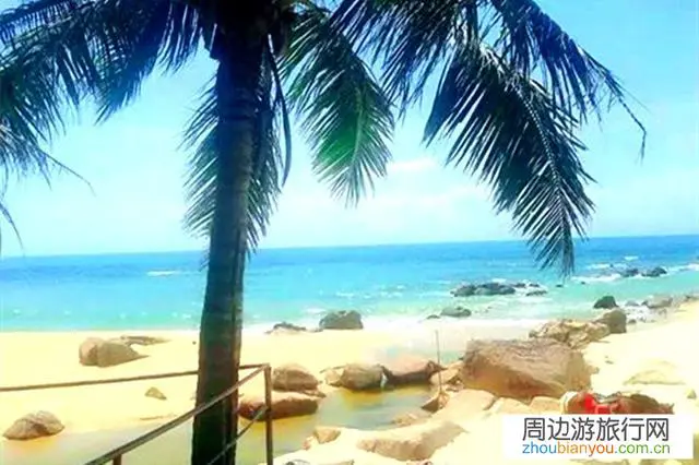 海南岛和弯弯岛，哪里自然风景更美一点，不涉及经济问题？