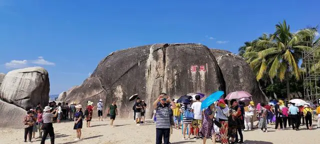 自驾旅游带朋友的妻子一起去合适吗?为什么?