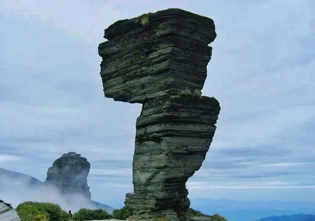 一直想去梵净山，听说有好多台阶，体力不是很好的人，能上去吗？