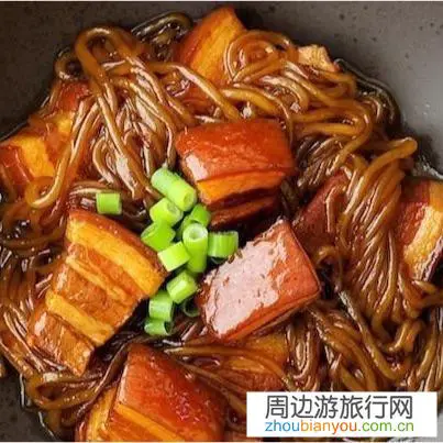 两个女学生冬天去哈尔滨旅游四五天左右，大概要花多少钱？