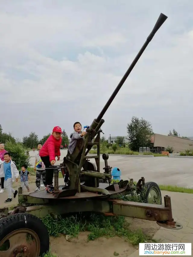 呼伦贝尔有哪些适合四五十人的多人团的旅游路线或方案？