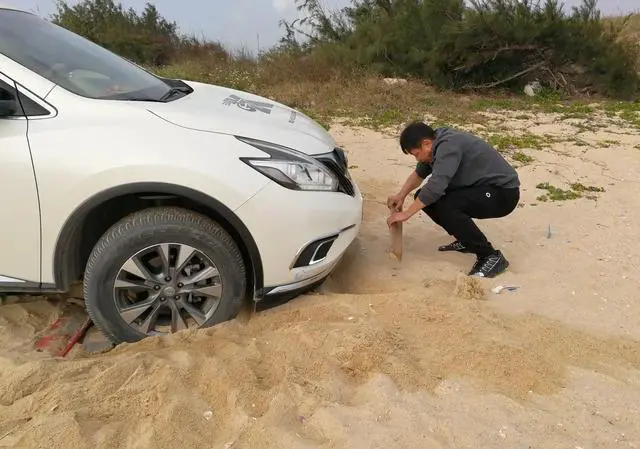 你自驾游途中最惨的一段经历是怎样的?