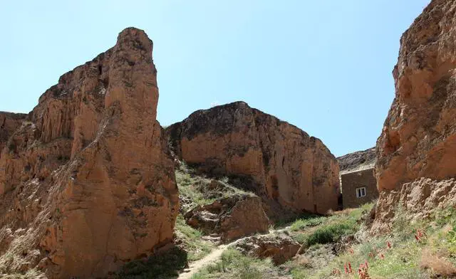 宁夏水洞沟藏兵洞介绍(水洞沟景点介绍)