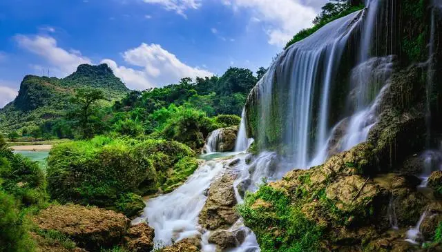 去德天大瀑布，怎么游玩比较好？