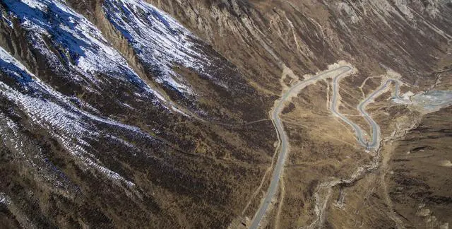 折多山与巴郎山哪个好玩点?