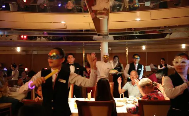 老人适合参加邮轮旅游吗?