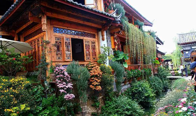 去丽江古城哪个季节去比较好？